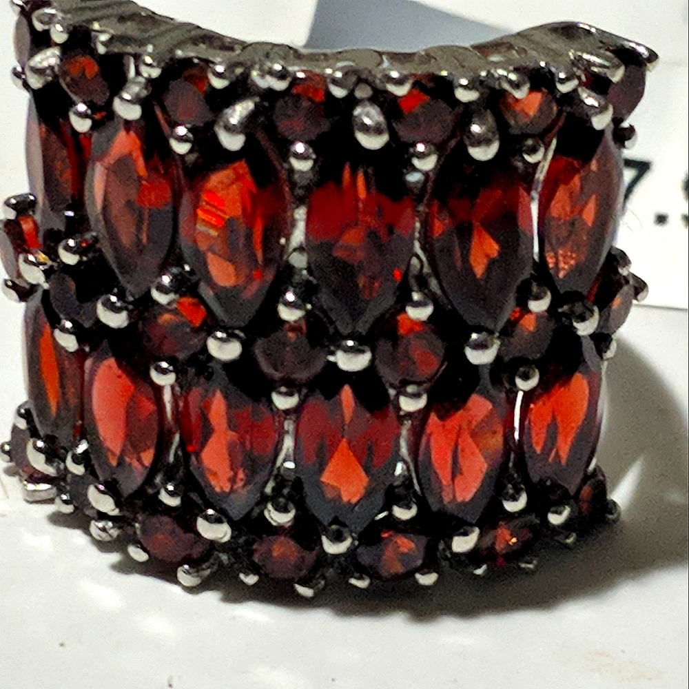 Exquisite ruby red Garnet cocktail ring